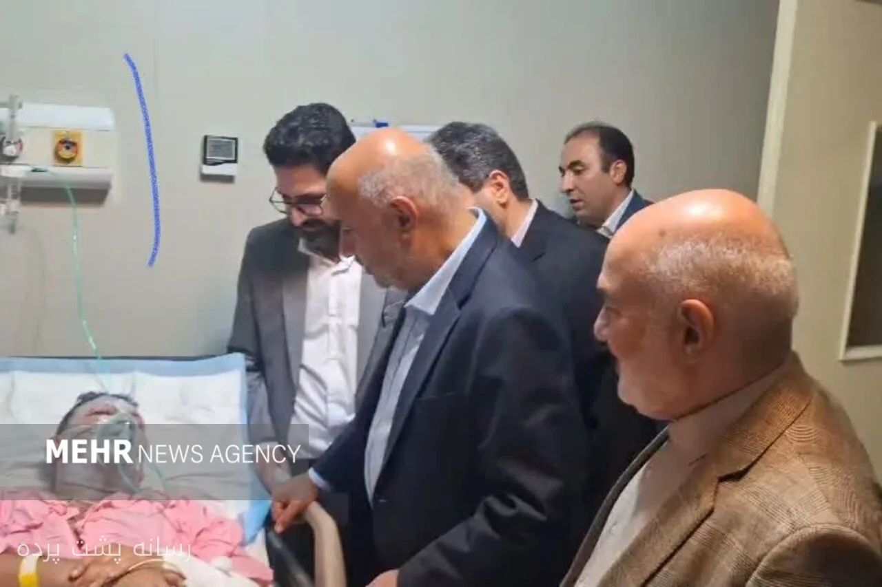 سید محمدرضا موالی زاده از کارگران آسیب دیده پالایشگاه آبادان عیادت کرد