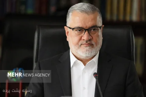 معتمدیان بر توسعه قطارهای حومه‌ای به عنوان اولویت حمل‌ونقل تاکید کرد
