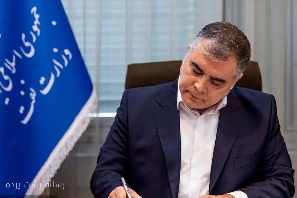 محسن پاک‌نژاد از کارکنان صنعت نفت قدردانی کرد