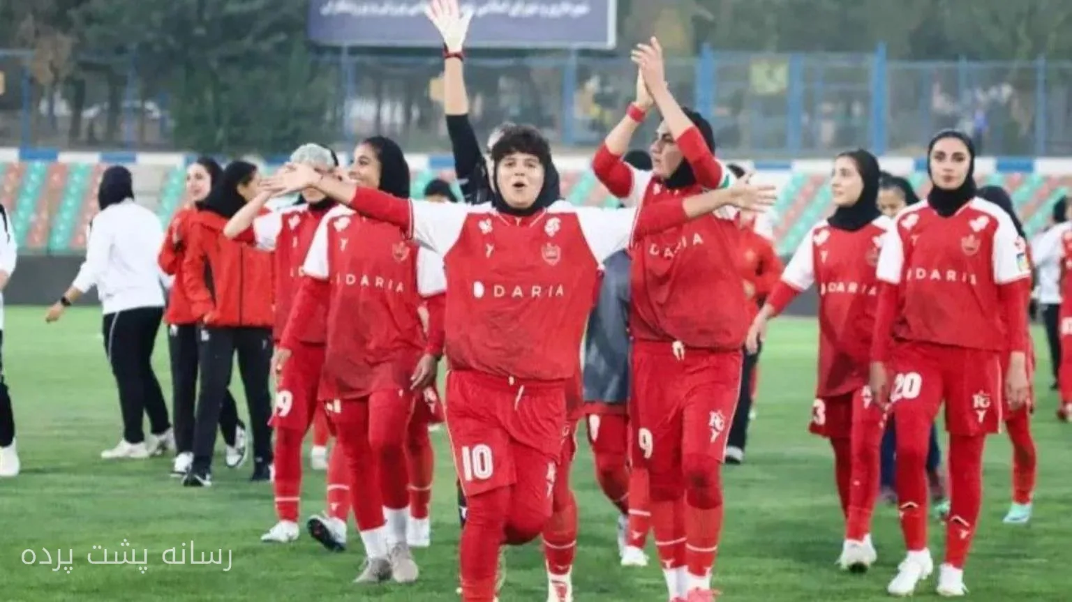 داربی تاریخی زنان استقلال و پرسپولیس با تماشاگران کم