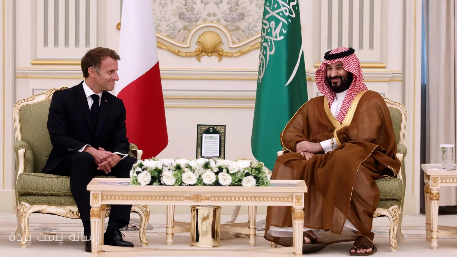 امانوئل مکرون در سفر اعلام‌نشده به ریاض با محمد بن سلمان دیدار کرد